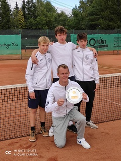 Tennis-Junioren des Suchsdorfer Sportvereins gewinnen die Mannschafts-Landesmeisterschaften
